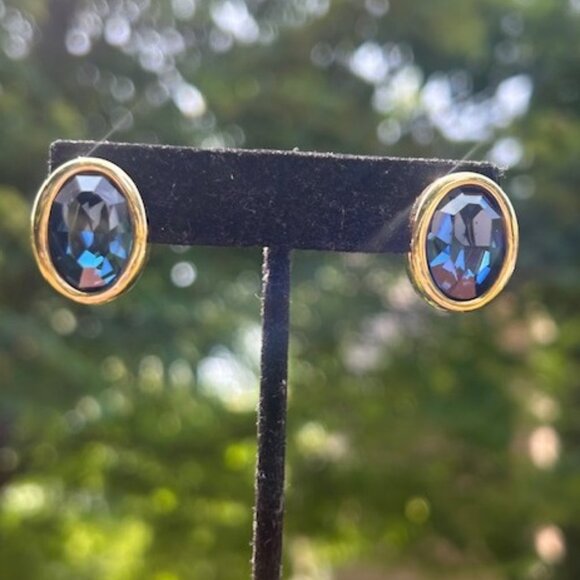 S.A.L SWAROVSKI Deep Blue Oval Crystal Gold Tone EARRINGS - Picture 2 of 9